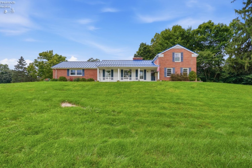 9 Meadow Lane, Tiffin, 44883, 4 Bedrooms Bedrooms, ,3 BathroomsBathrooms,Residential,For Sale,Meadow,20263216