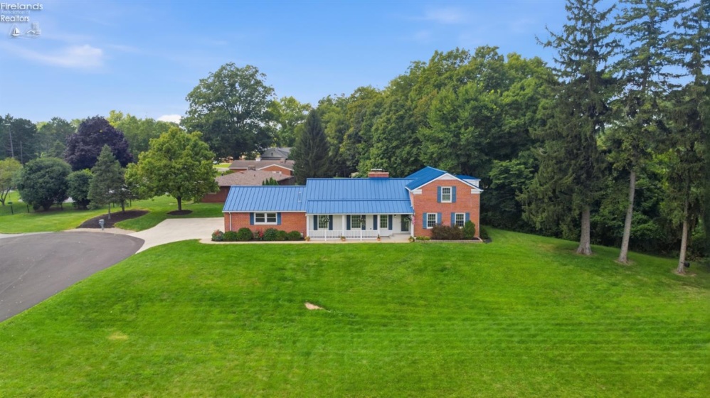 9 Meadow Lane, Tiffin, 44883, 4 Bedrooms Bedrooms, ,3 BathroomsBathrooms,Residential,For Sale,Meadow,20263216