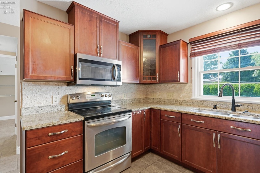 9 Meadow Lane, Tiffin, 44883, 4 Bedrooms Bedrooms, ,3 BathroomsBathrooms,Residential,For Sale,Meadow,20263216