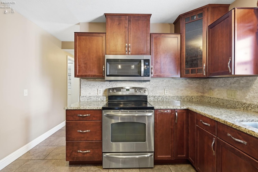 9 Meadow Lane, Tiffin, 44883, 4 Bedrooms Bedrooms, ,3 BathroomsBathrooms,Residential,For Sale,Meadow,20263216