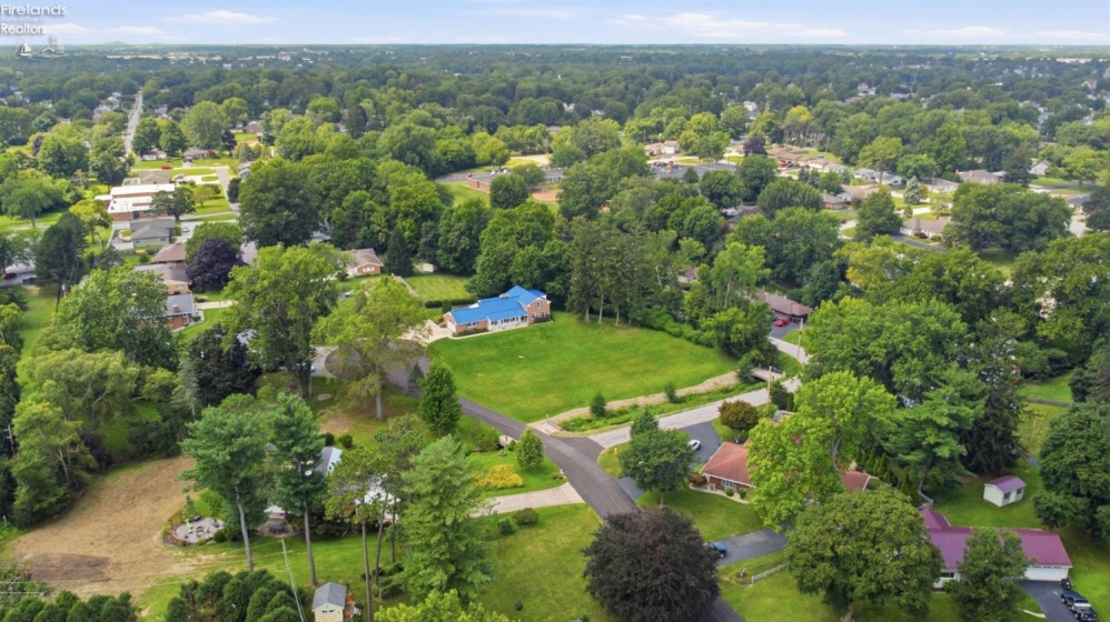 9 Meadow Lane, Tiffin, 44883, 4 Bedrooms Bedrooms, ,3 BathroomsBathrooms,Residential,For Sale,Meadow,20263216