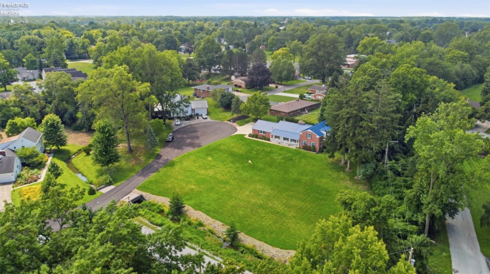 9 Meadow Lane, Tiffin, 44883, 4 Bedrooms Bedrooms, ,3 BathroomsBathrooms,Residential,For Sale,Meadow,20263216