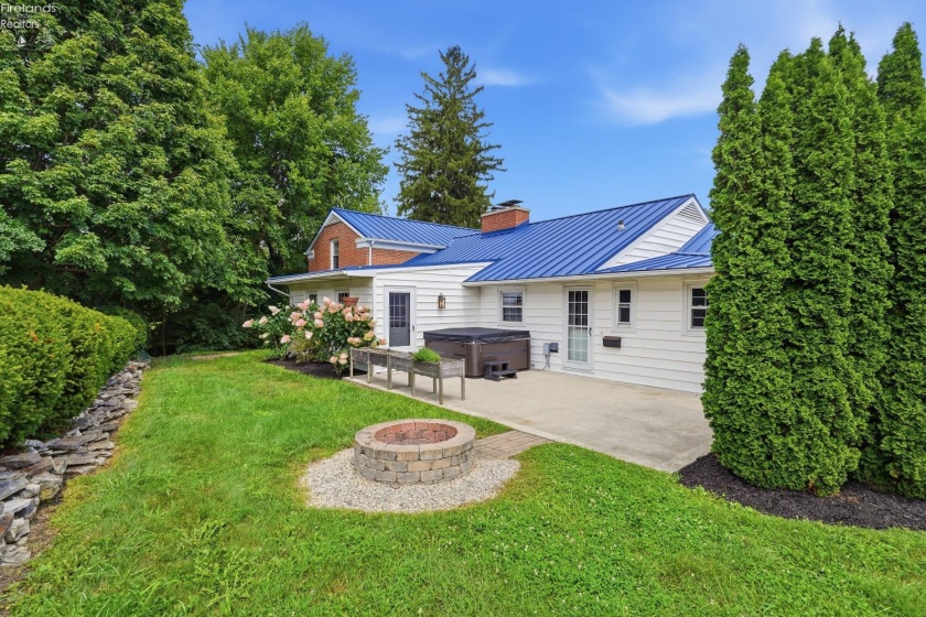 9 Meadow Lane, Tiffin, 44883, 4 Bedrooms Bedrooms, ,3 BathroomsBathrooms,Residential,For Sale,Meadow,20263216