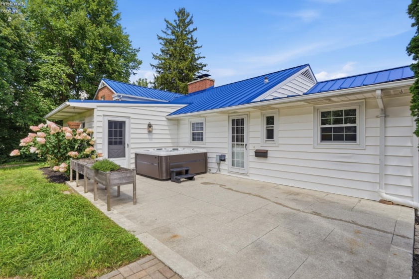 9 Meadow Lane, Tiffin, 44883, 4 Bedrooms Bedrooms, ,3 BathroomsBathrooms,Residential,For Sale,Meadow,20263216