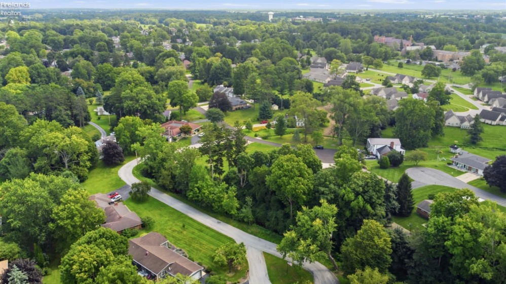 9 Meadow Lane, Tiffin, 44883, 4 Bedrooms Bedrooms, ,3 BathroomsBathrooms,Residential,For Sale,Meadow,20263216