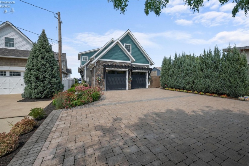 2333 Sand Road, Port Clinton, 43452, 4 Bedrooms Bedrooms, ,4 BathroomsBathrooms,Residential,For Sale,Sand,20263215