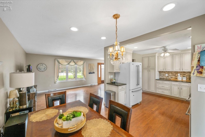 317 Linden Way Drive, Sandusky, 44870, 3 Bedrooms Bedrooms, ,3 BathroomsBathrooms,Residential,For Sale,Linden Way,20263231