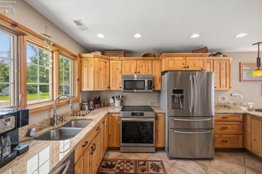 3281 Linda Lane, Port Clinton, 43452, 3 Bedrooms Bedrooms, ,3 BathroomsBathrooms,Residential,For Sale,Linda,20263233