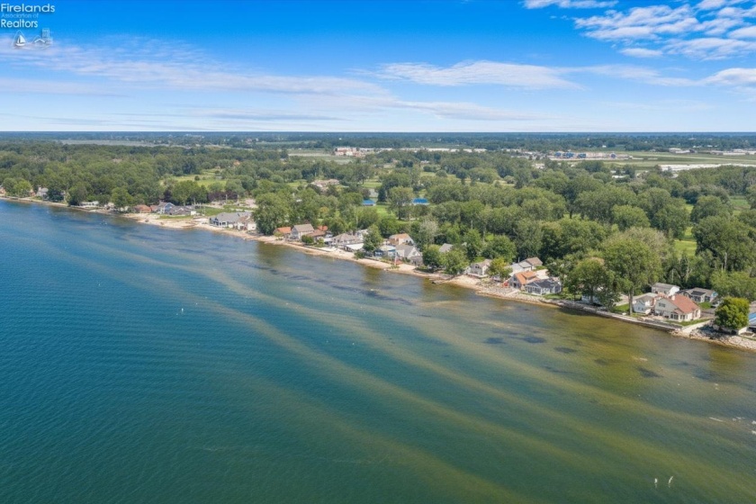 3281 Linda Lane, Port Clinton, 43452, 3 Bedrooms Bedrooms, ,3 BathroomsBathrooms,Residential,For Sale,Linda,20263233
