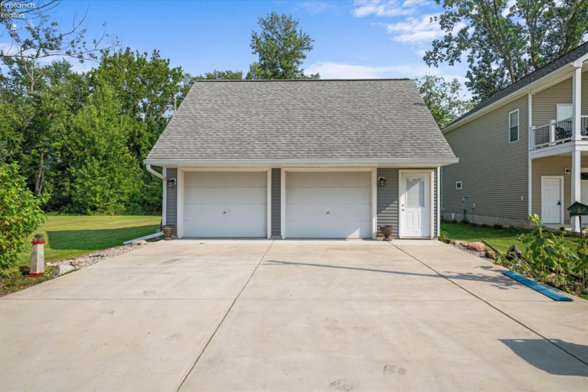 3281 Linda Lane, Port Clinton, 43452, 3 Bedrooms Bedrooms, ,3 BathroomsBathrooms,Residential,For Sale,Linda,20263233