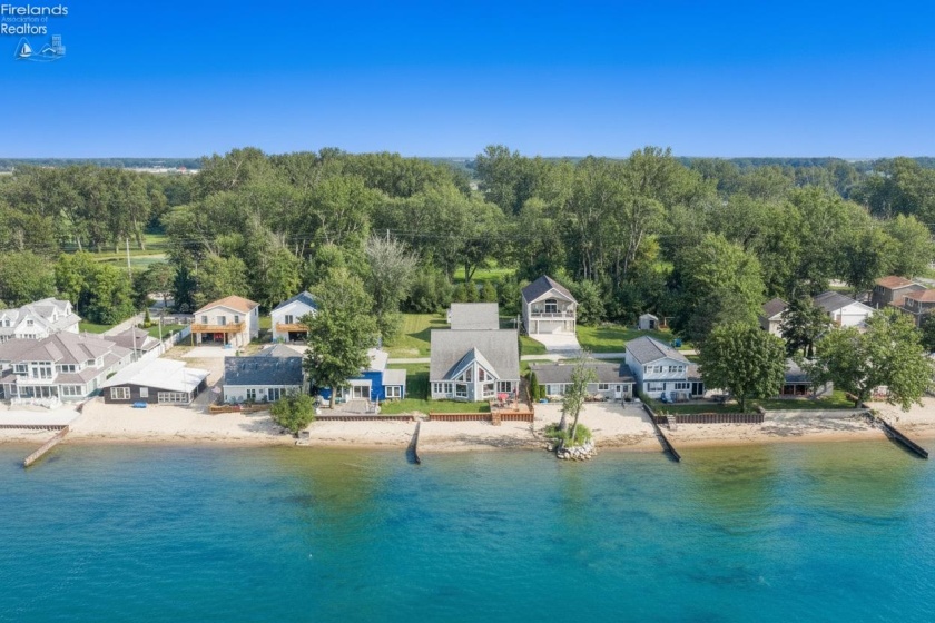 3281 Linda Lane, Port Clinton, 43452, 3 Bedrooms Bedrooms, ,3 BathroomsBathrooms,Residential,For Sale,Linda,20263233