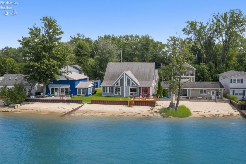 3281 Linda Lane, Port Clinton, 43452, 3 Bedrooms Bedrooms, ,3 BathroomsBathrooms,Residential,For Sale,Linda,20263233