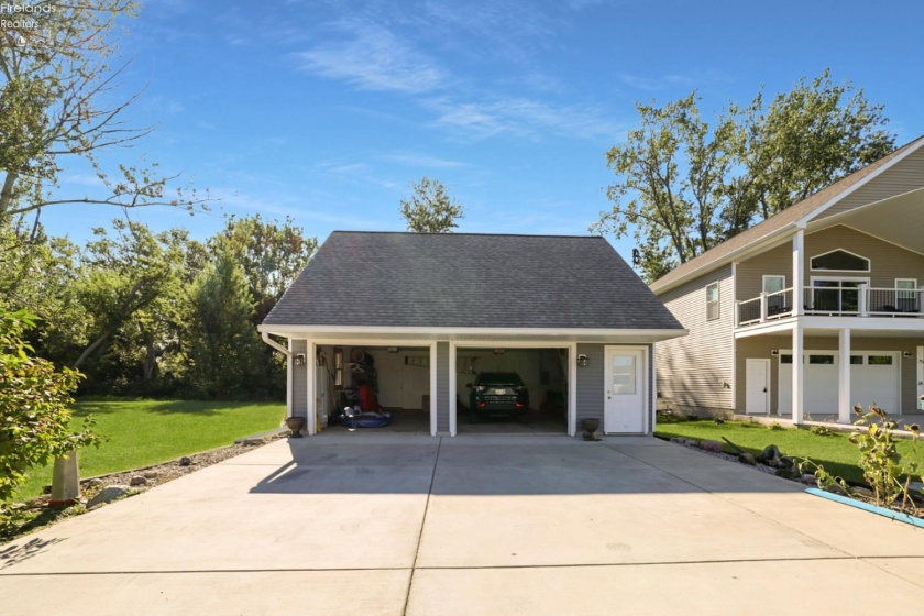 3281 Linda Lane, Port Clinton, 43452, 3 Bedroom Bedrooms, ,3 BathroomBathrooms,Residential,For Sale,Linda,20263233