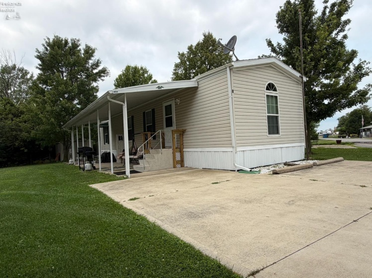 4495 Darr-Hopfinger Road, Port Clinton, 43452, 2 Bedrooms Bedrooms, ,1 BathroomBathrooms,Residential,For Sale,Darr-Hopfinger,20263258