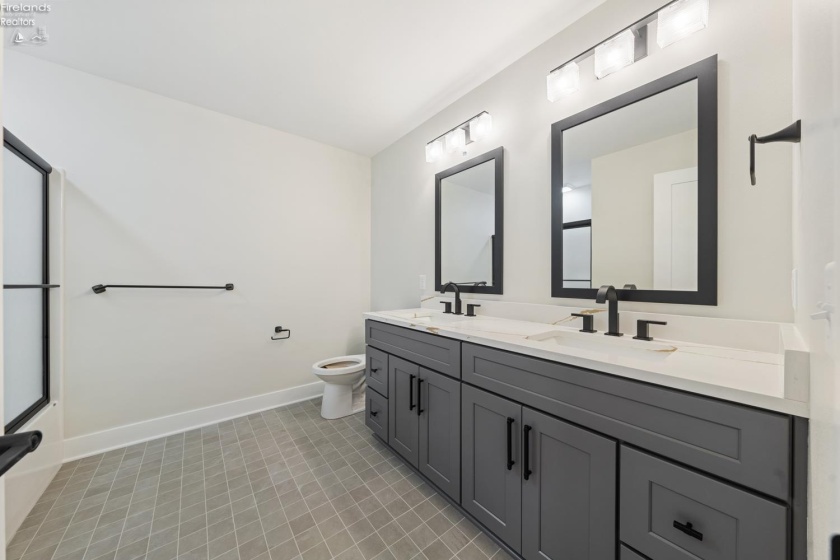 12 Beach Street, Port Clinton, 43452, 3 Bedrooms Bedrooms, ,3 BathroomsBathrooms,Residential,For Sale,Beach,20263308