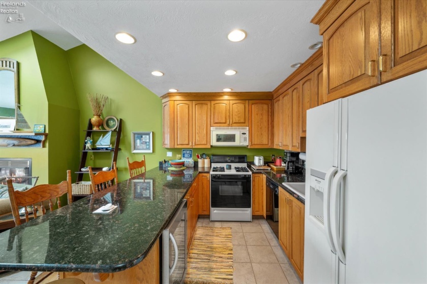 578 Bimini Drive, Sandusky, 44870, 3 Bedrooms Bedrooms, ,4 BathroomsBathrooms,Residential,For Sale,Bimini,20263328