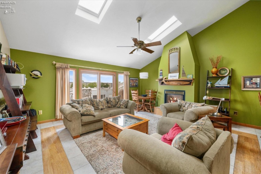 578 Bimini Drive, Sandusky, 44870, 3 Bedrooms Bedrooms, ,4 BathroomsBathrooms,Residential,For Sale,Bimini,20263328