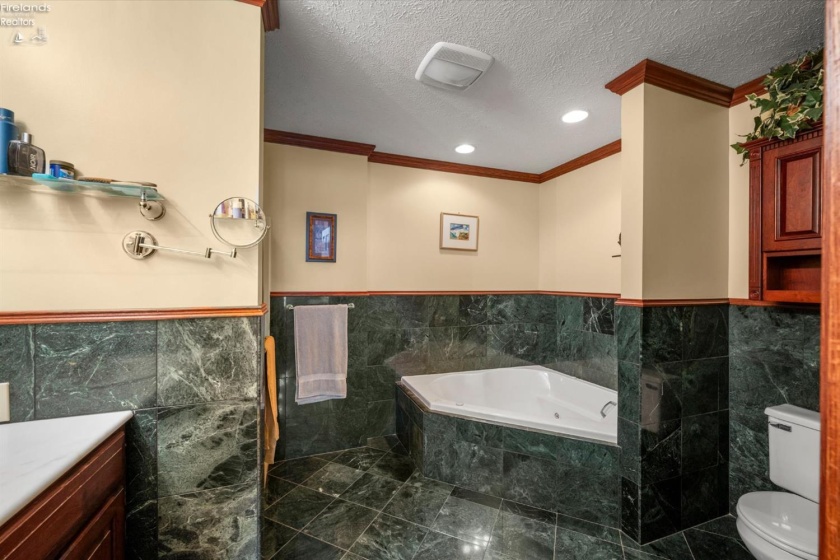 578 Bimini Drive, Sandusky, 44870, 3 Bedrooms Bedrooms, ,4 BathroomsBathrooms,Residential,For Sale,Bimini,20263328