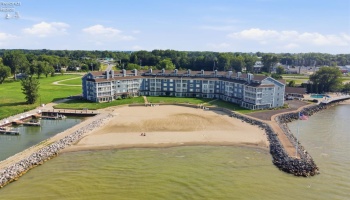 1909 Harbor Road, Port Clinton, 43452, 2 Bedrooms Bedrooms, ,2 BathroomsBathrooms,Residential,For Sale,Harbor,20263318