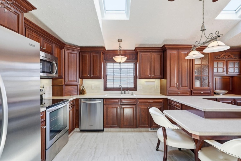 1560 Compass Avenue, Port Clinton, 43452, 3 Bedrooms Bedrooms, ,2 BathroomsBathrooms,Residential,For Sale,Compass,20263325