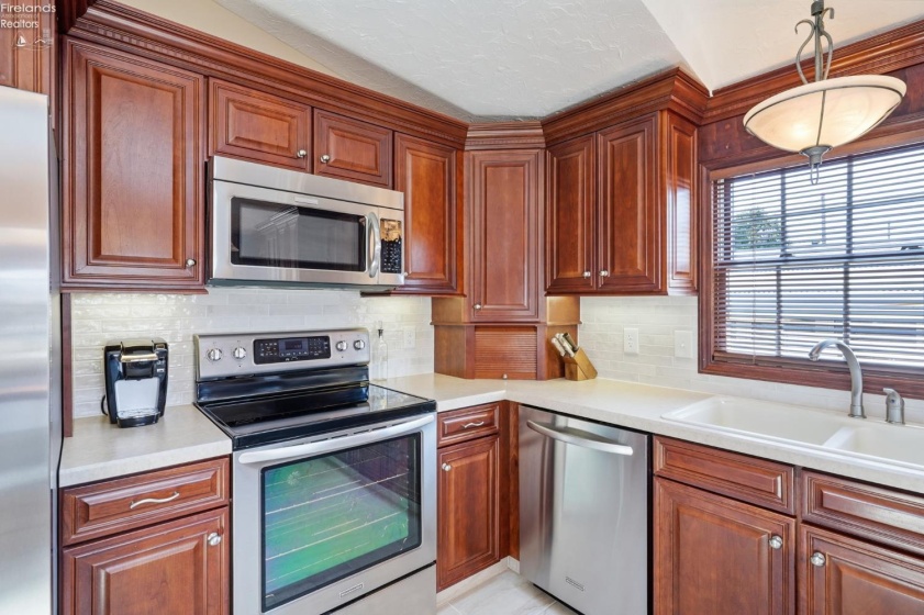 1560 Compass Avenue, Port Clinton, 43452, 3 Bedrooms Bedrooms, ,2 BathroomsBathrooms,Residential,For Sale,Compass,20263325