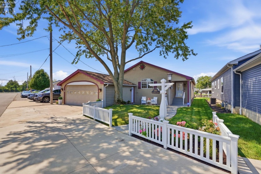 1560 Compass Avenue, Port Clinton, 43452, 3 Bedrooms Bedrooms, ,2 BathroomsBathrooms,Residential,For Sale,Compass,20263325