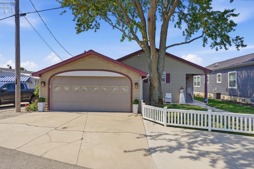 1560 Compass Avenue, Port Clinton, 43452, 3 Bedrooms Bedrooms, ,2 BathroomsBathrooms,Residential,For Sale,Compass,20263325