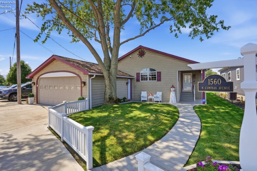 1560 Compass Avenue, Port Clinton, 43452, 3 Bedrooms Bedrooms, ,2 BathroomsBathrooms,Residential,For Sale,Compass,20263325