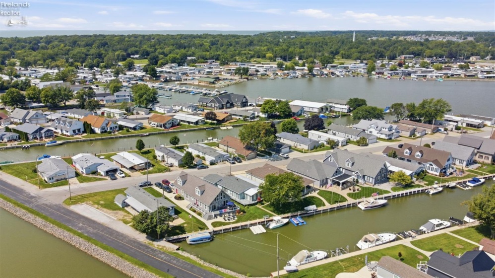 1560 Compass Avenue, Port Clinton, 43452, 3 Bedrooms Bedrooms, ,2 BathroomsBathrooms,Residential,For Sale,Compass,20263325