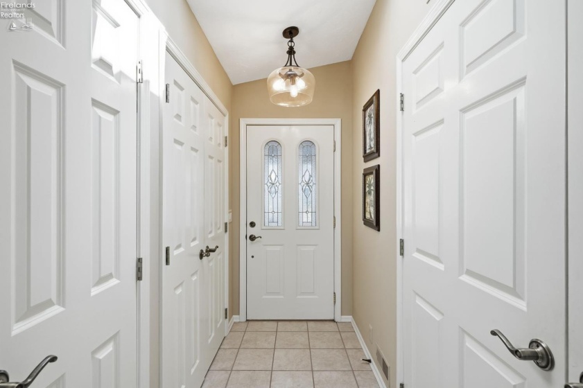 1560 Compass Avenue, Port Clinton, 43452, 3 Bedrooms Bedrooms, ,2 BathroomsBathrooms,Residential,For Sale,Compass,20263325