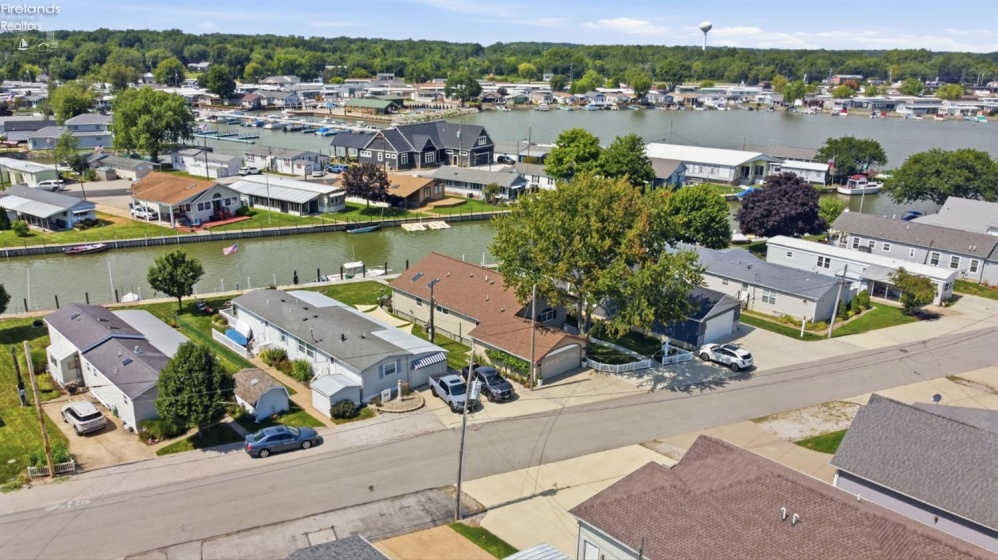 1560 Compass Avenue, Port Clinton, 43452, 3 Bedrooms Bedrooms, ,2 BathroomsBathrooms,Residential,For Sale,Compass,20263325