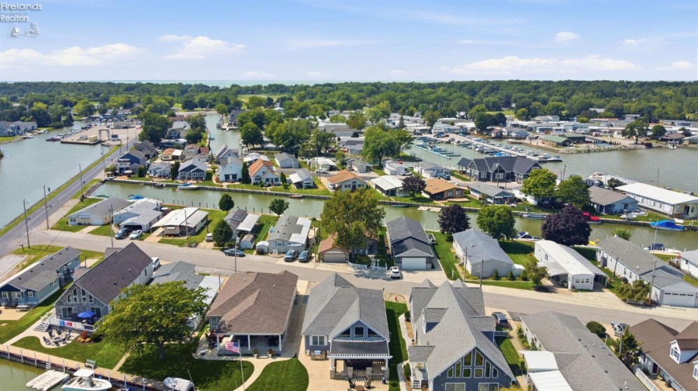 1560 Compass Avenue, Port Clinton, 43452, 3 Bedrooms Bedrooms, ,2 BathroomsBathrooms,Residential,For Sale,Compass,20263325