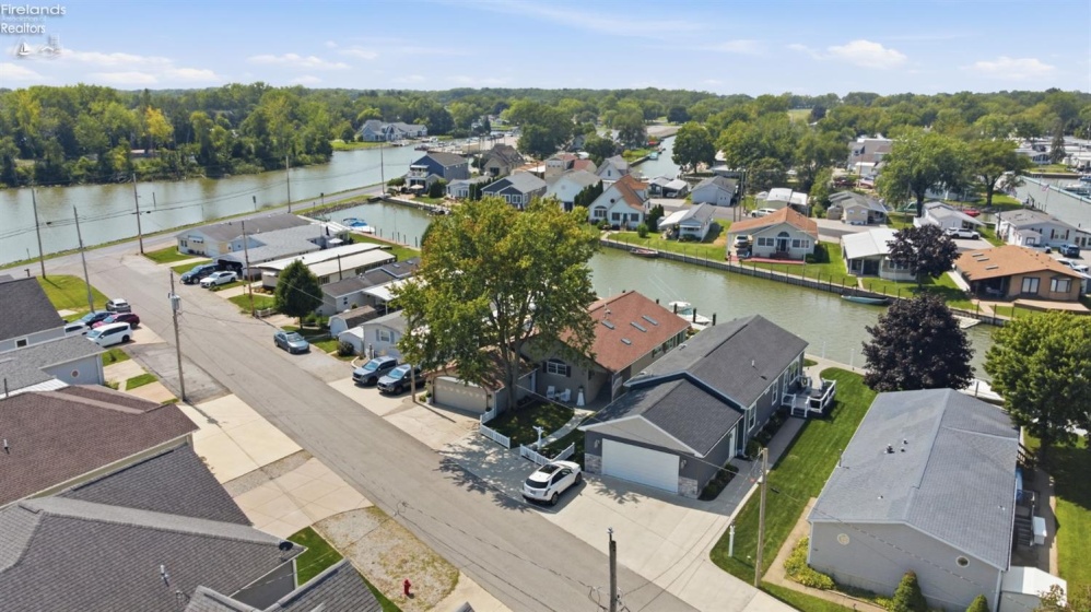 1560 Compass Avenue, Port Clinton, 43452, 3 Bedrooms Bedrooms, ,2 BathroomsBathrooms,Residential,For Sale,Compass,20263325