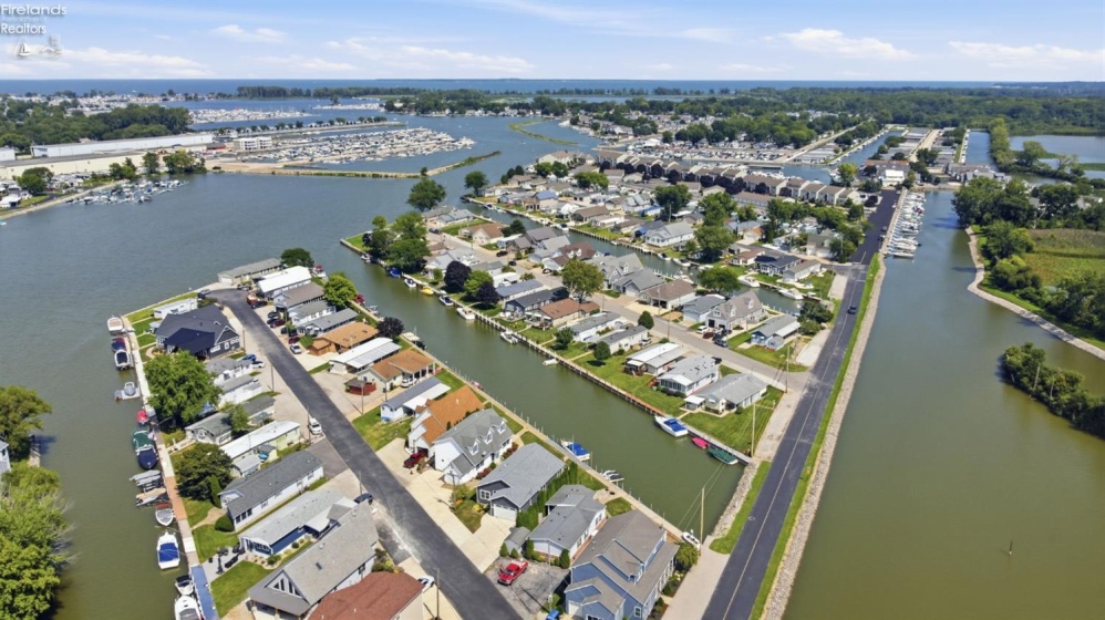 1560 Compass Avenue, Port Clinton, 43452, 3 Bedrooms Bedrooms, ,2 BathroomsBathrooms,Residential,For Sale,Compass,20263325