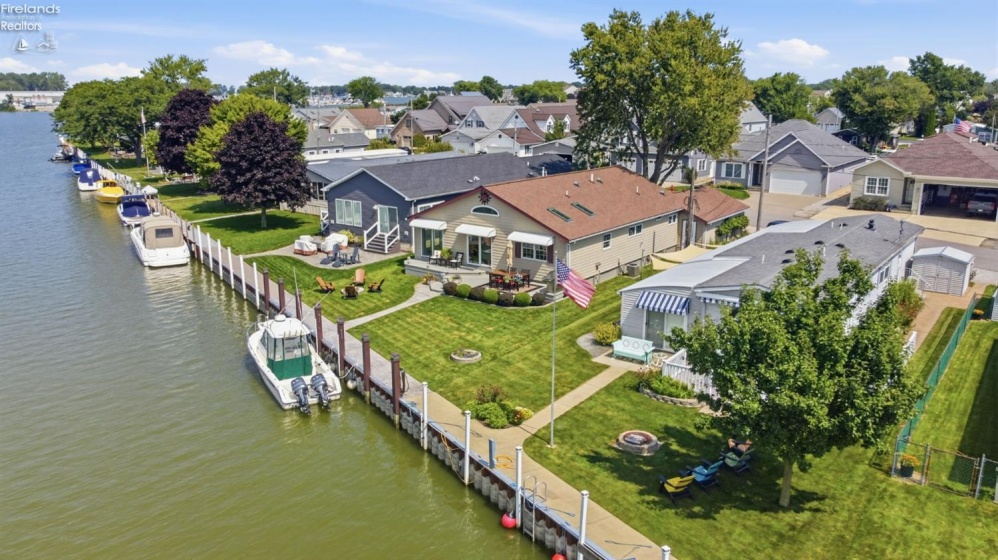 1560 Compass Avenue, Port Clinton, 43452, 3 Bedrooms Bedrooms, ,2 BathroomsBathrooms,Residential,For Sale,Compass,20263325