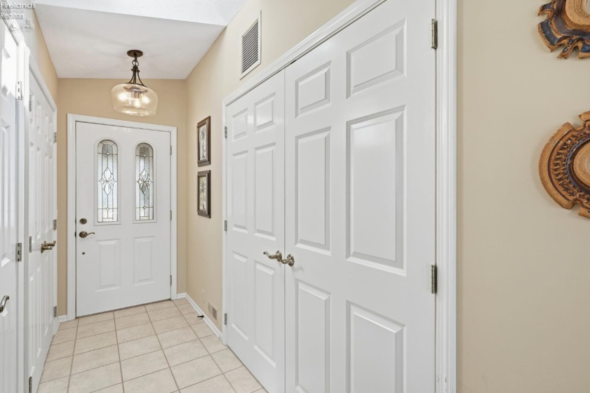 1560 Compass Avenue, Port Clinton, 43452, 3 Bedrooms Bedrooms, ,2 BathroomsBathrooms,Residential,For Sale,Compass,20263325