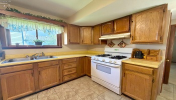 606 Sandusky Street, Bellevue, 44811, 3 Bedrooms Bedrooms, ,2 BathroomsBathrooms,Residential,For Sale,Sandusky,20263288