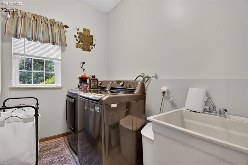 7996 Rice Road, Amherst, 44001, 5 Bedrooms Bedrooms, ,4 BathroomsBathrooms,Residential,For Sale,Rice,20263282