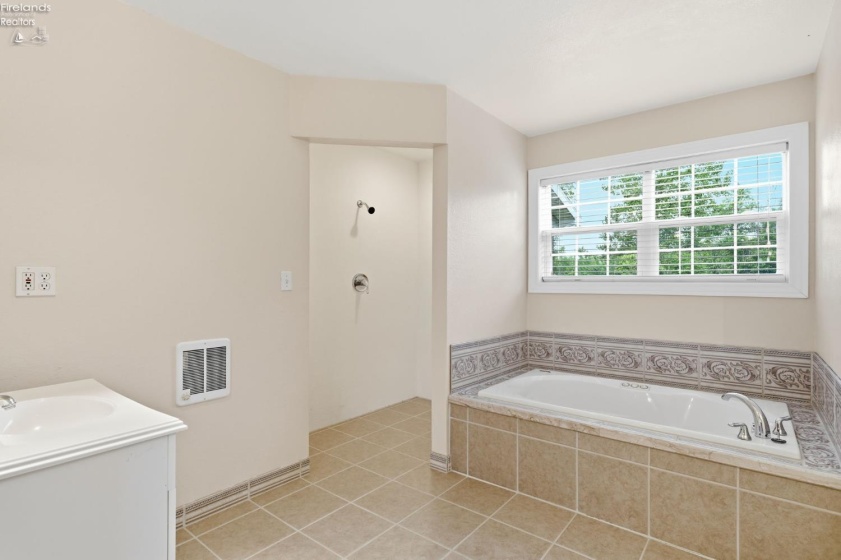4445 Rider Road, Oak Harbor, 43449, 6 Bedroom Bedrooms, ,3 BathroomBathrooms,Residential,For Sale,Rider,20263342