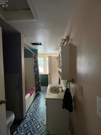 338 Circular Street, Tiffin, 44883, 2 Bedrooms Bedrooms, ,1 BathroomBathrooms,Residential,For Sale,Circular,20263344