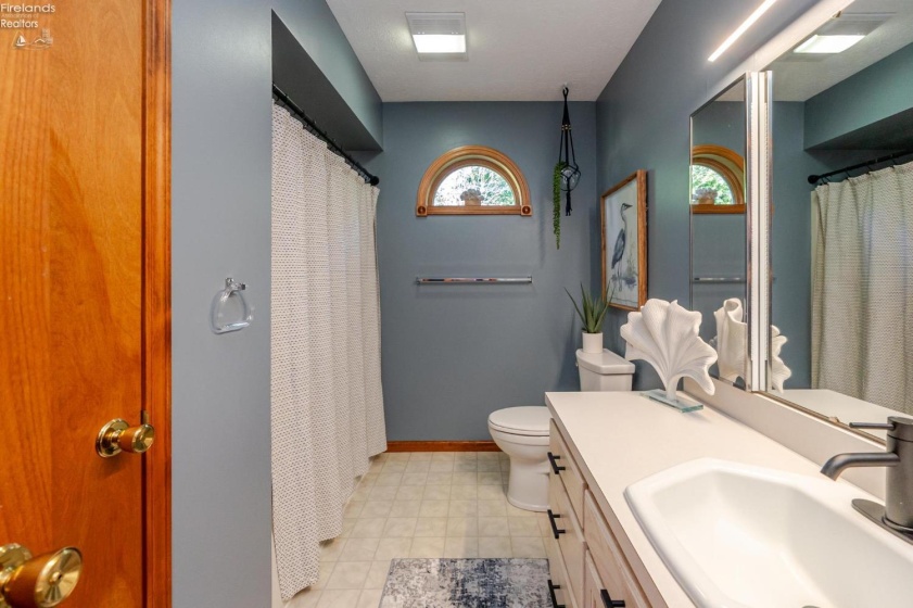 642 Glendale, Port Clinton, 43452, 3 Bedrooms Bedrooms, ,3 BathroomsBathrooms,Residential,For Sale,Glendale,20263217