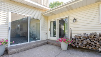 642 Glendale, Port Clinton, 43452, 3 Bedrooms Bedrooms, ,3 BathroomsBathrooms,Residential,For Sale,Glendale,20263217