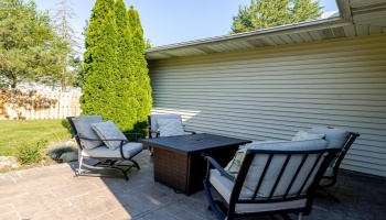 642 Glendale, Port Clinton, 43452, 3 Bedrooms Bedrooms, ,3 BathroomsBathrooms,Residential,For Sale,Glendale,20263217