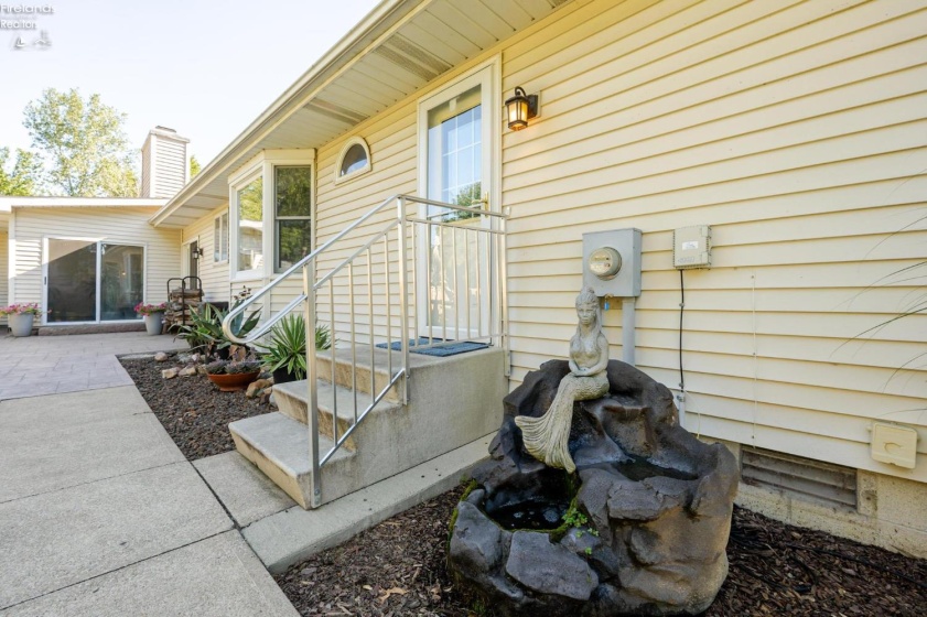 642 Glendale, Port Clinton, 43452, 3 Bedrooms Bedrooms, ,3 BathroomsBathrooms,Residential,For Sale,Glendale,20263217