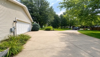 642 Glendale, Port Clinton, 43452, 3 Bedrooms Bedrooms, ,3 BathroomsBathrooms,Residential,For Sale,Glendale,20263217