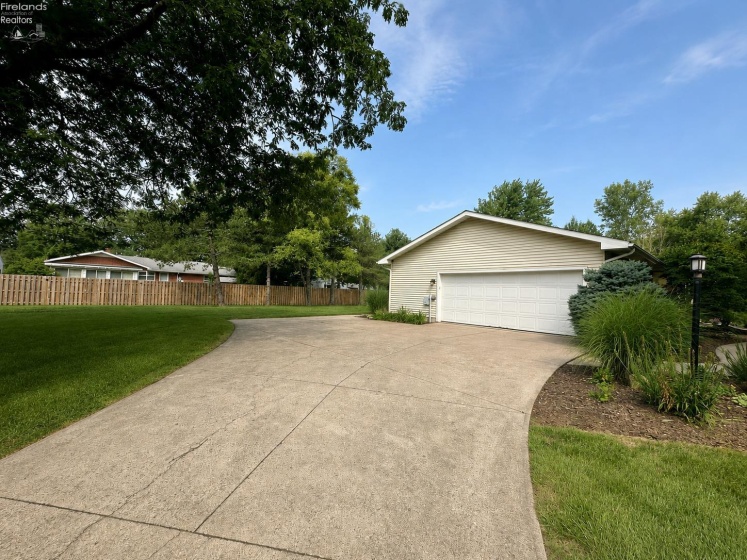 642 Glendale, Port Clinton, 43452, 3 Bedrooms Bedrooms, ,3 BathroomsBathrooms,Residential,For Sale,Glendale,20263217