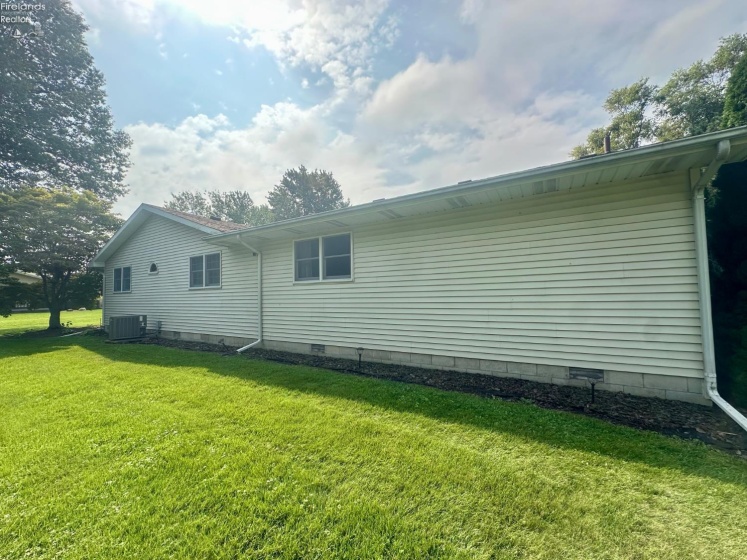 642 Glendale, Port Clinton, 43452, 3 Bedrooms Bedrooms, ,3 BathroomsBathrooms,Residential,For Sale,Glendale,20263217