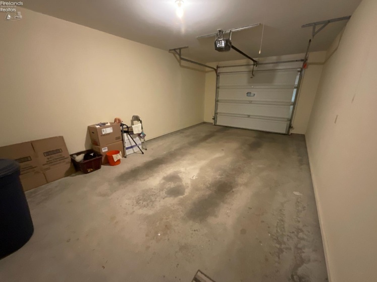 949 Tucker Lane, Fremont, 43420, 2 Bedrooms Bedrooms, ,2 BathroomsBathrooms,Residential,For Sale,Tucker,20263280