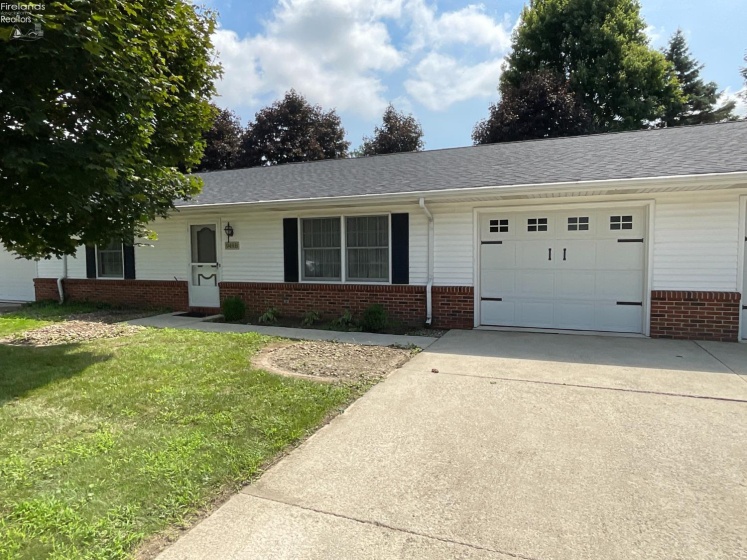949 Tucker Lane, Fremont, 43420, 2 Bedrooms Bedrooms, ,2 BathroomsBathrooms,Residential,For Sale,Tucker,20263280