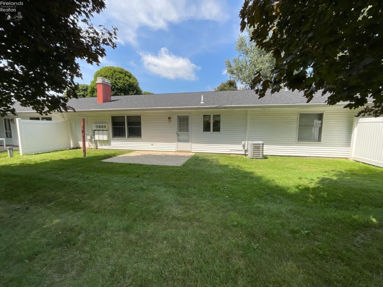 949 Tucker Lane, Fremont, 43420, 2 Bedrooms Bedrooms, ,2 BathroomsBathrooms,Residential,For Sale,Tucker,20263280